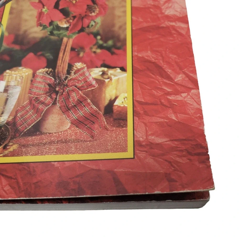 Leisure Arts Christmas Gifts Under $10 Craft Book 80+ Projects paperback
